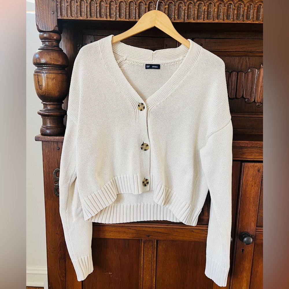 New w/tags GAP 100% cotton Chino Beige vneck cropped cardigan sweater Size Large